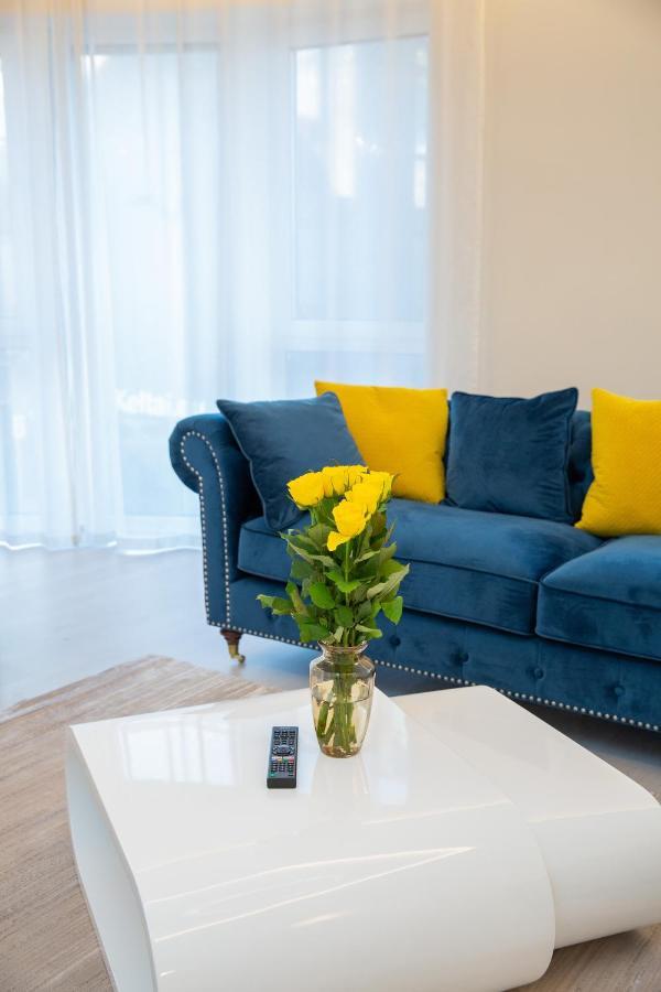 Luxurious Blue&Yellow Apartment In Kaunas Center Dış mekan fotoğraf