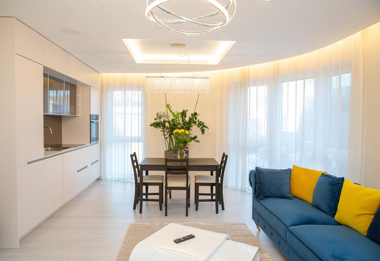 Luxurious Blue&Yellow Apartment In Kaunas Center Dış mekan fotoğraf