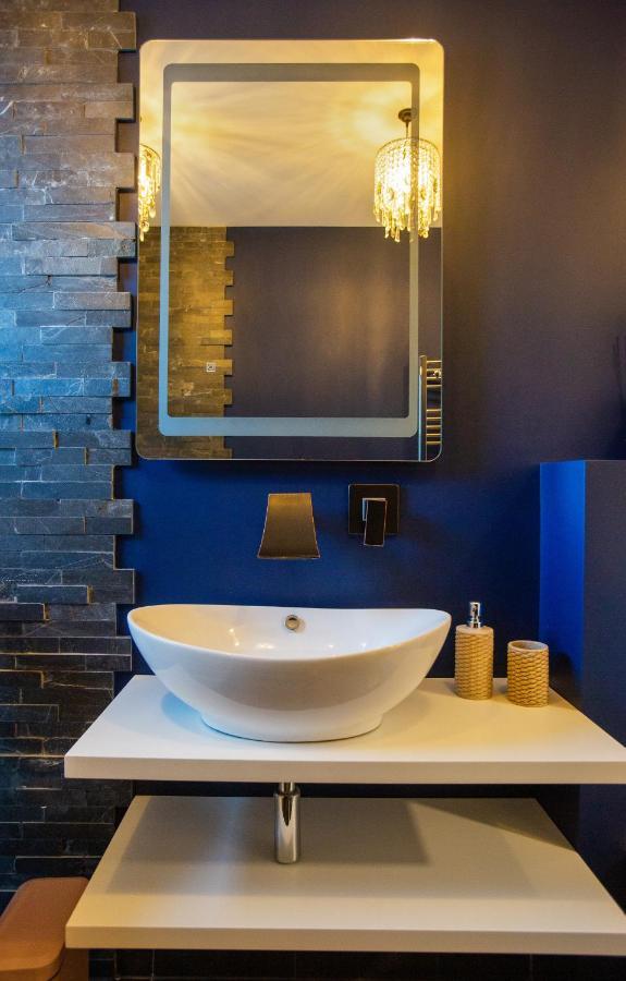 Luxurious Blue&Yellow Apartment In Kaunas Center Dış mekan fotoğraf